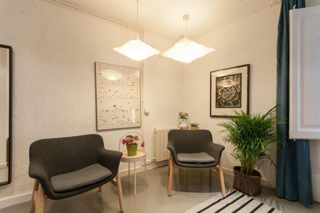 Apartment Charm And Privacy In Gothic Quarter - By Myrentalhost Barcelona