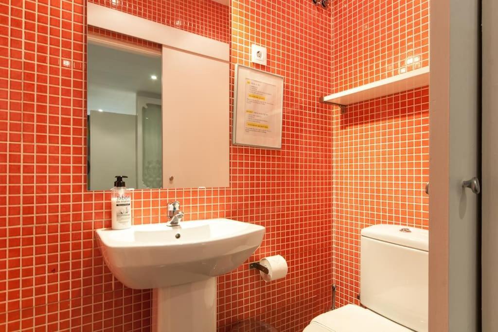 Charm And Privacy In Gothic Quarter - By Myrentalhost Apartment